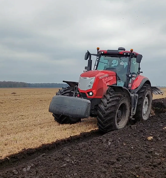 McCormick X8.631 с плугом Amazone Hektor 3.png
